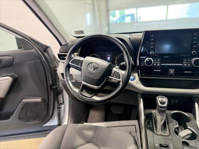used 2022 Toyota Highlander Hybrid car, priced at $33,153