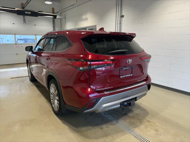 used 2022 Toyota Highlander car, priced at $44,386
