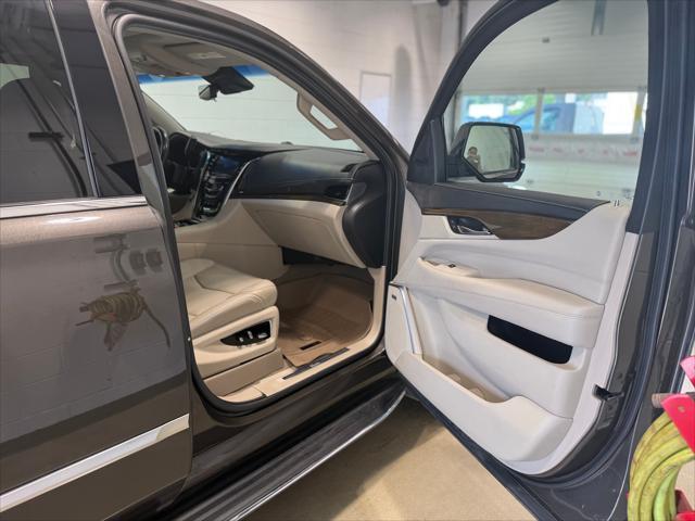 used 2020 Cadillac Escalade car, priced at $40,377