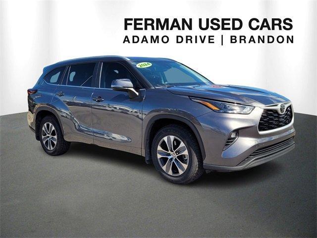 used 2024 Toyota Highlander car, priced at $34,988