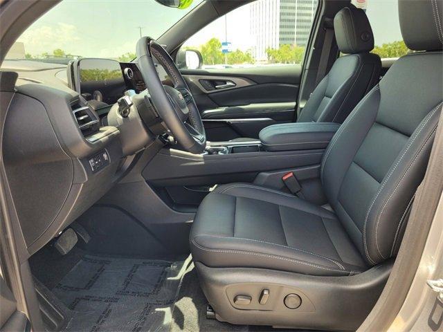 used 2025 Chevrolet Traverse car, priced at $42,488