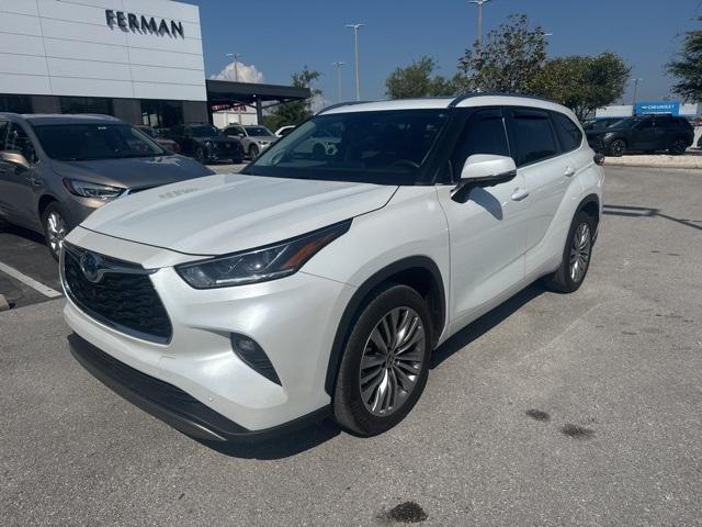 used 2023 Toyota Highlander Hybrid car, priced at $47,987