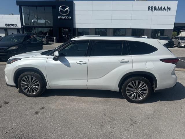 used 2023 Toyota Highlander Hybrid car, priced at $47,987