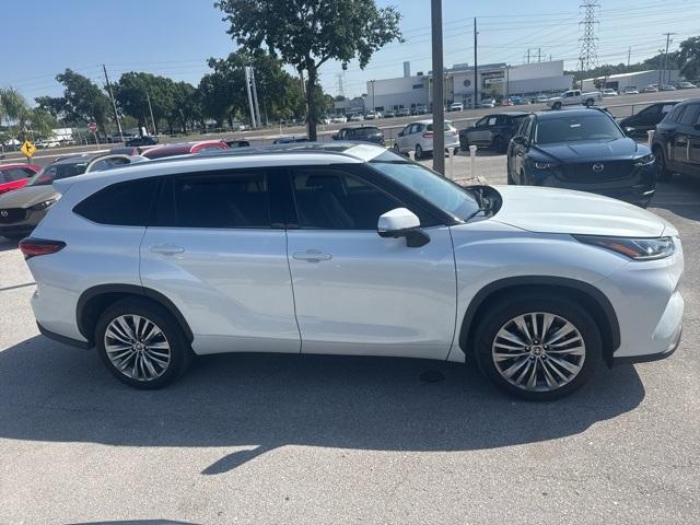used 2023 Toyota Highlander Hybrid car, priced at $47,987