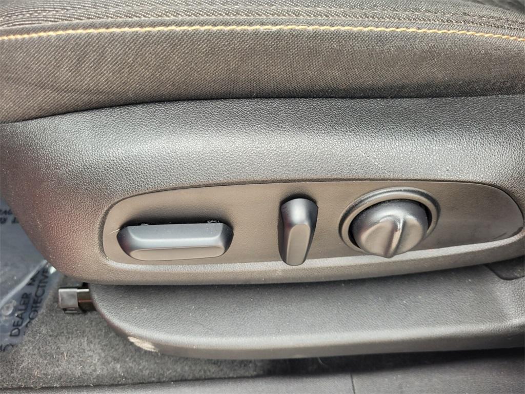 used 2018 Chevrolet Equinox car, priced at $15,388