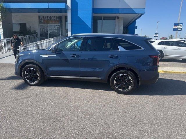 used 2025 Kia Sorento car, priced at $27,488