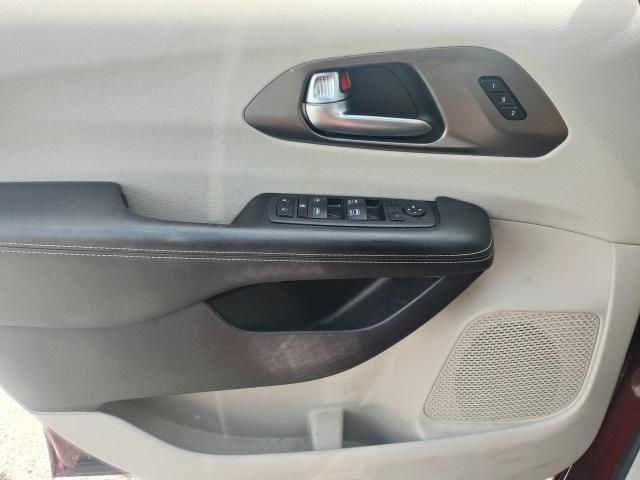 used 2022 Chrysler Pacifica car, priced at $28,987