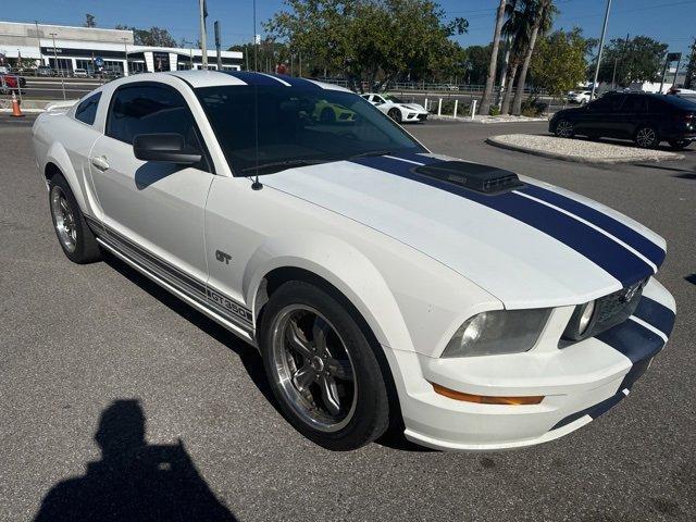 used 2006 Ford Mustang car