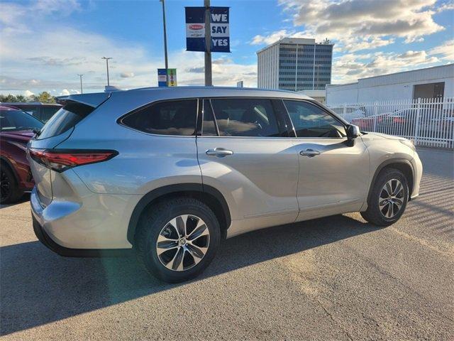 used 2021 Toyota Highlander car, priced at $28,988