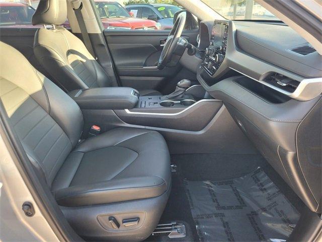 used 2021 Toyota Highlander car, priced at $28,988