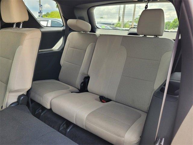 used 2023 Chevrolet Traverse car, priced at $27,988
