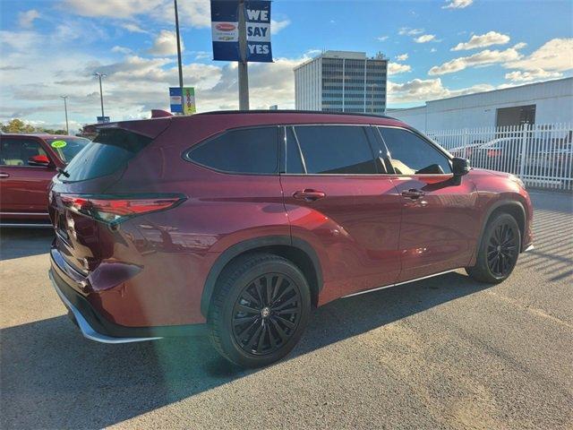 used 2023 Toyota Highlander car, priced at $27,988