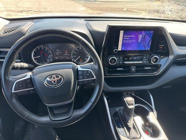 used 2023 Toyota Highlander car, priced at $32,987