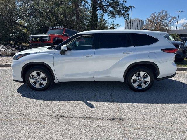 used 2023 Toyota Highlander car, priced at $32,987