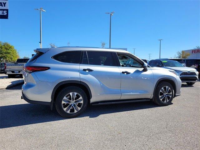 used 2021 Toyota Highlander car, priced at $31,988