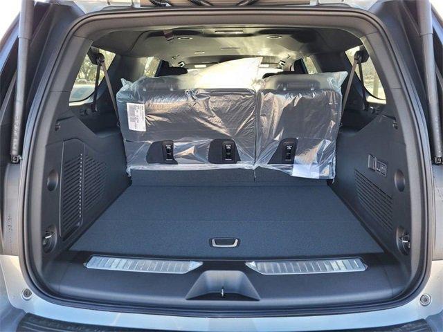 new 2025 Chevrolet Suburban car, priced at $77,620