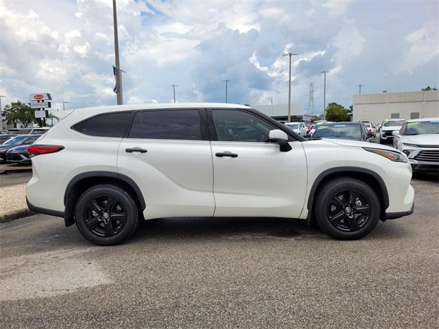 used 2020 Toyota Highlander car, priced at $26,988
