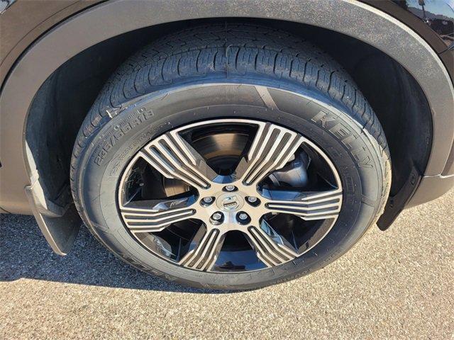 used 2021 Volvo XC40 car, priced at $26,888