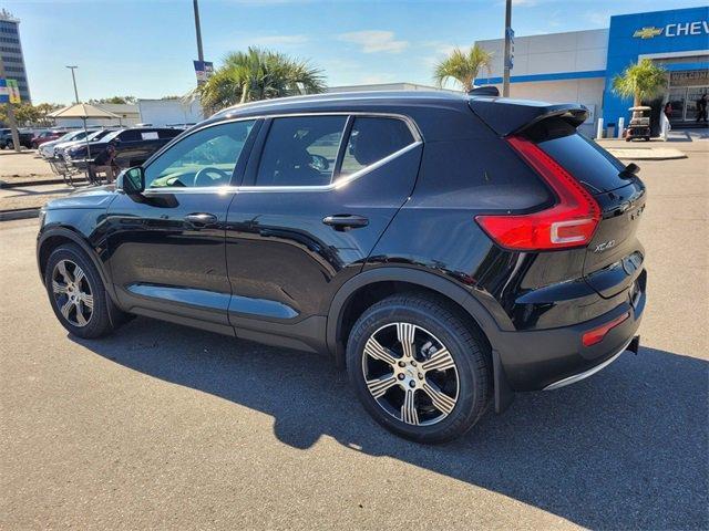 used 2021 Volvo XC40 car, priced at $26,888