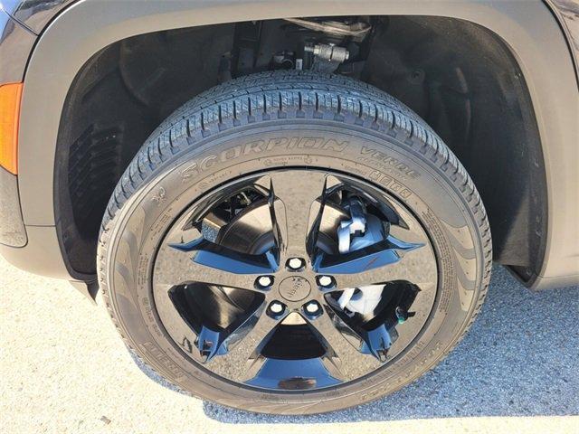 used 2024 Jeep Grand Cherokee car, priced at $39,988