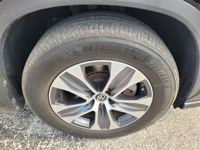 used 2021 Toyota Highlander car, priced at $25,688