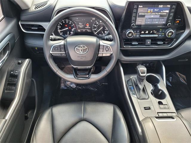 used 2021 Toyota Highlander car, priced at $25,688