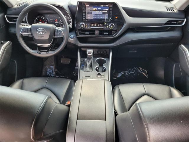 used 2021 Toyota Highlander car, priced at $25,688