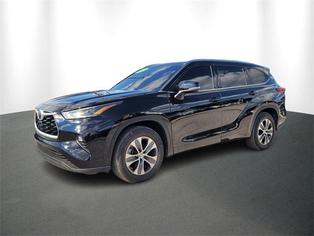 used 2021 Toyota Highlander car, priced at $25,688