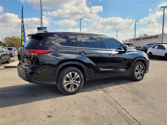 used 2021 Toyota Highlander car, priced at $25,688