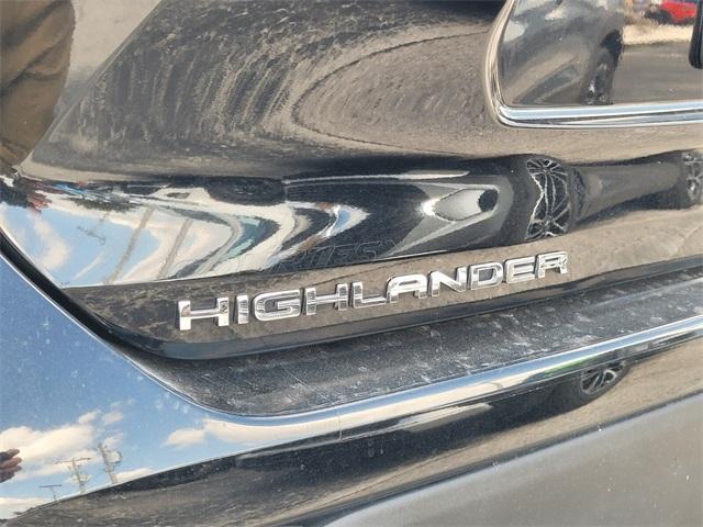 used 2021 Toyota Highlander car, priced at $25,688