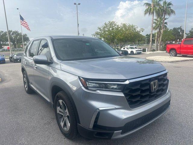 used 2025 Honda Pilot car, priced at $38,988