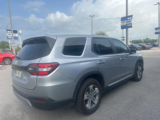 used 2025 Honda Pilot car, priced at $38,988