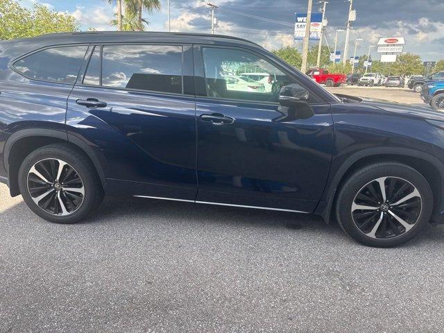 used 2022 Toyota Highlander car, priced at $36,488