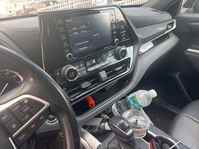 used 2022 Toyota Highlander car, priced at $36,488