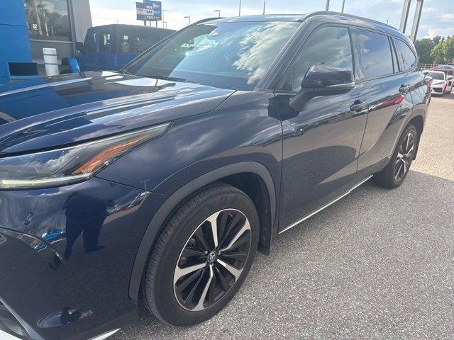 used 2022 Toyota Highlander car, priced at $36,488