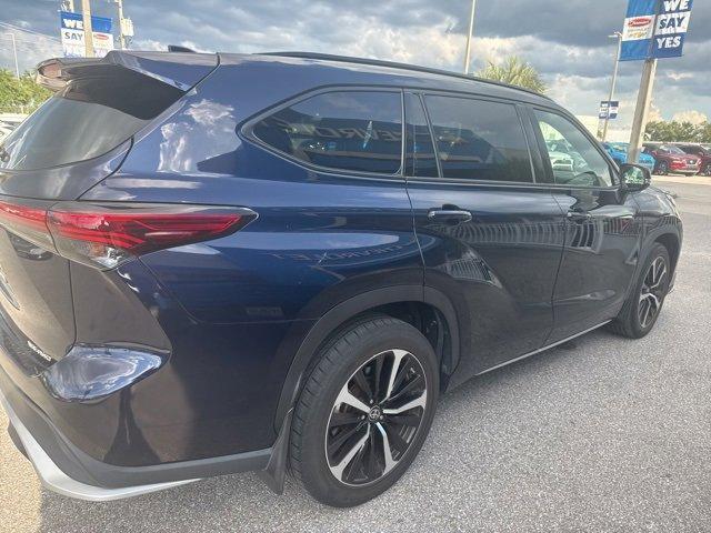 used 2022 Toyota Highlander car, priced at $36,488