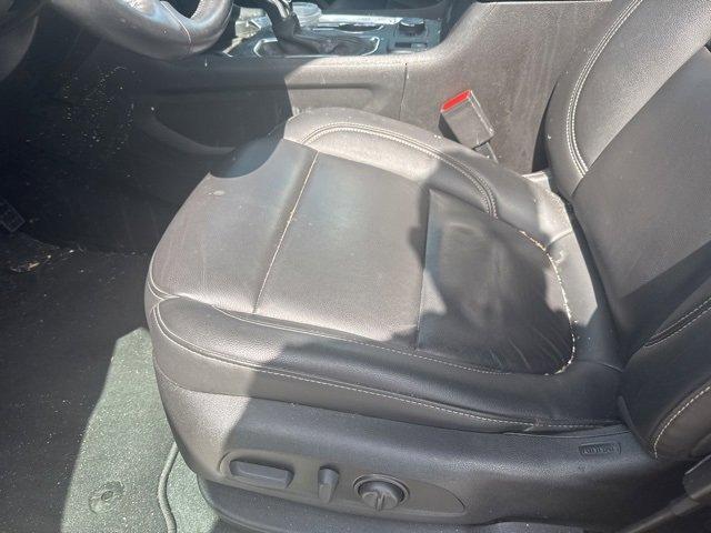 used 2022 Chevrolet Traverse car, priced at $27,988