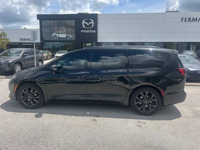 used 2018 Chrysler Pacifica car, priced at $15,987