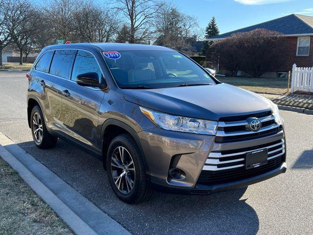 used 2019 Toyota Highlander car, priced at $21,295