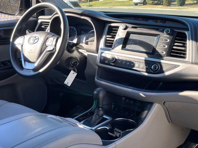 used 2019 Toyota Highlander car, priced at $21,295