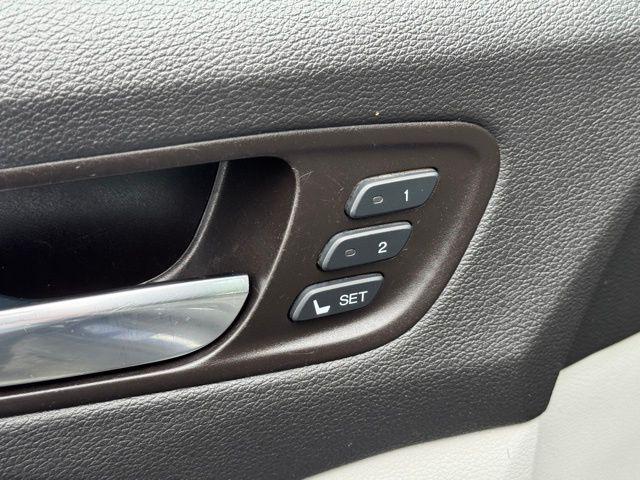 used 2020 Acura MDX car, priced at $21,995