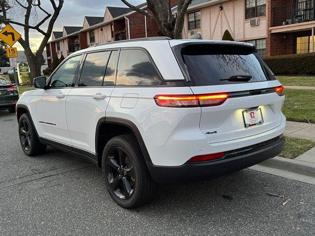 used 2023 Jeep Grand Cherokee car, priced at $29,249