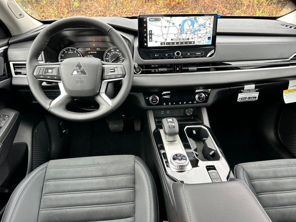 new 2025 Mitsubishi Outlander car, priced at $38,200