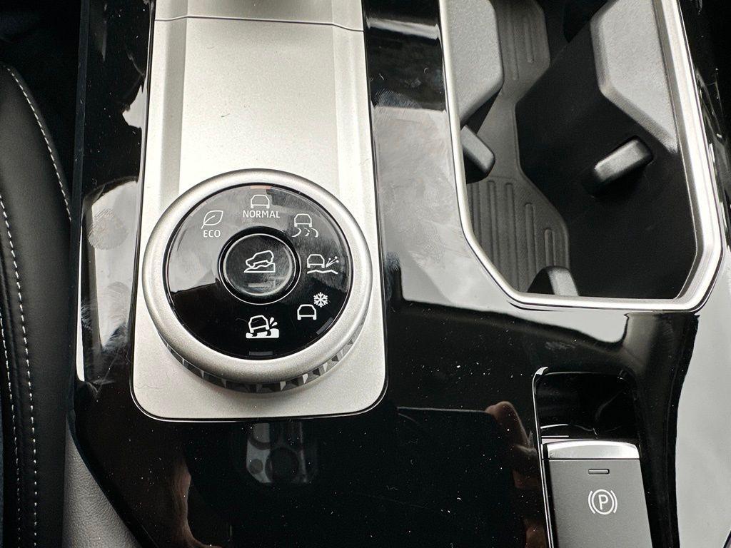 new 2025 Mitsubishi Outlander car, priced at $38,200