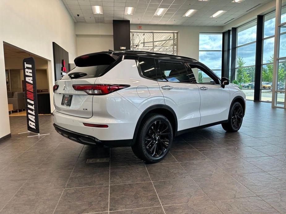 new 2024 Mitsubishi Outlander car, priced at $39,430