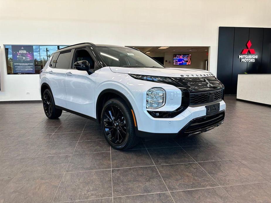 new 2024 Mitsubishi Outlander car, priced at $39,430