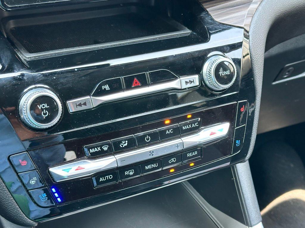 used 2023 Ford Explorer car, priced at $28,774