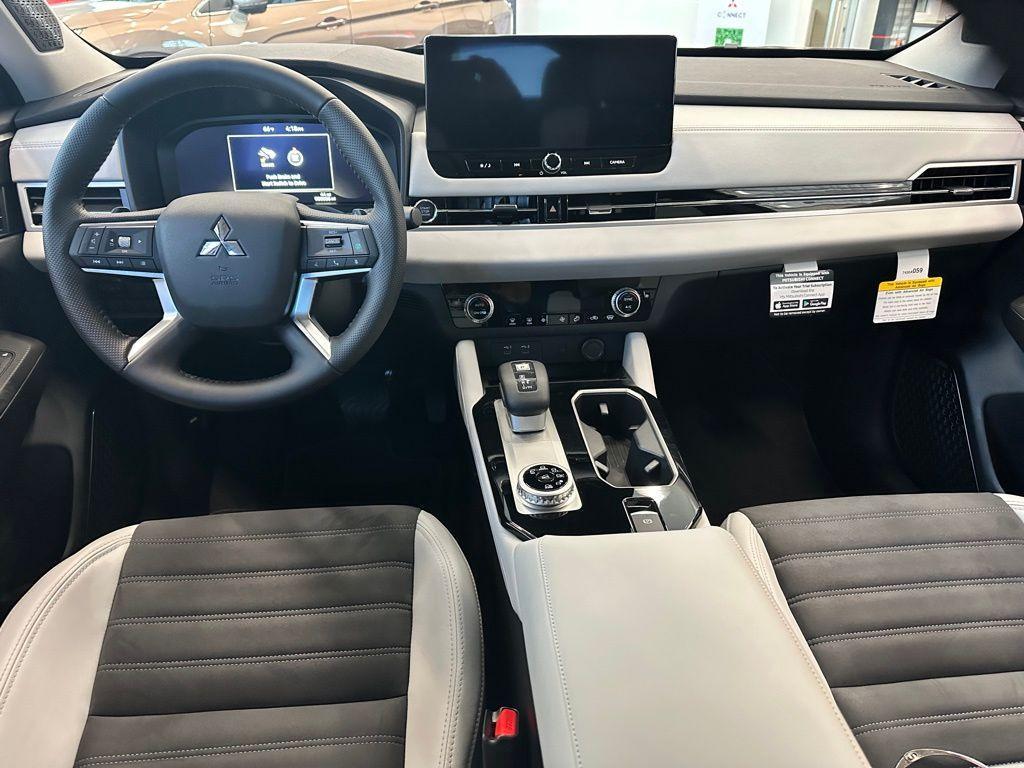 new 2025 Mitsubishi Outlander car, priced at $39,870
