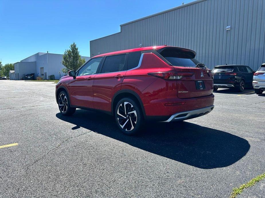 new 2024 Mitsubishi Outlander car, priced at $35,845