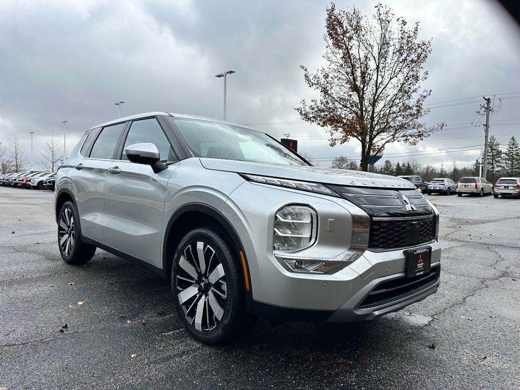 new 2025 Mitsubishi Outlander car, priced at $38,200
